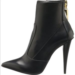 NWT Giuseppe Zanotti Pointy Toe Ankle Boot